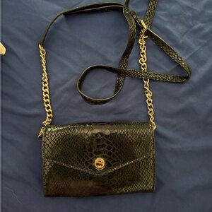 Elegant Black Snake Print Crossbody Bag